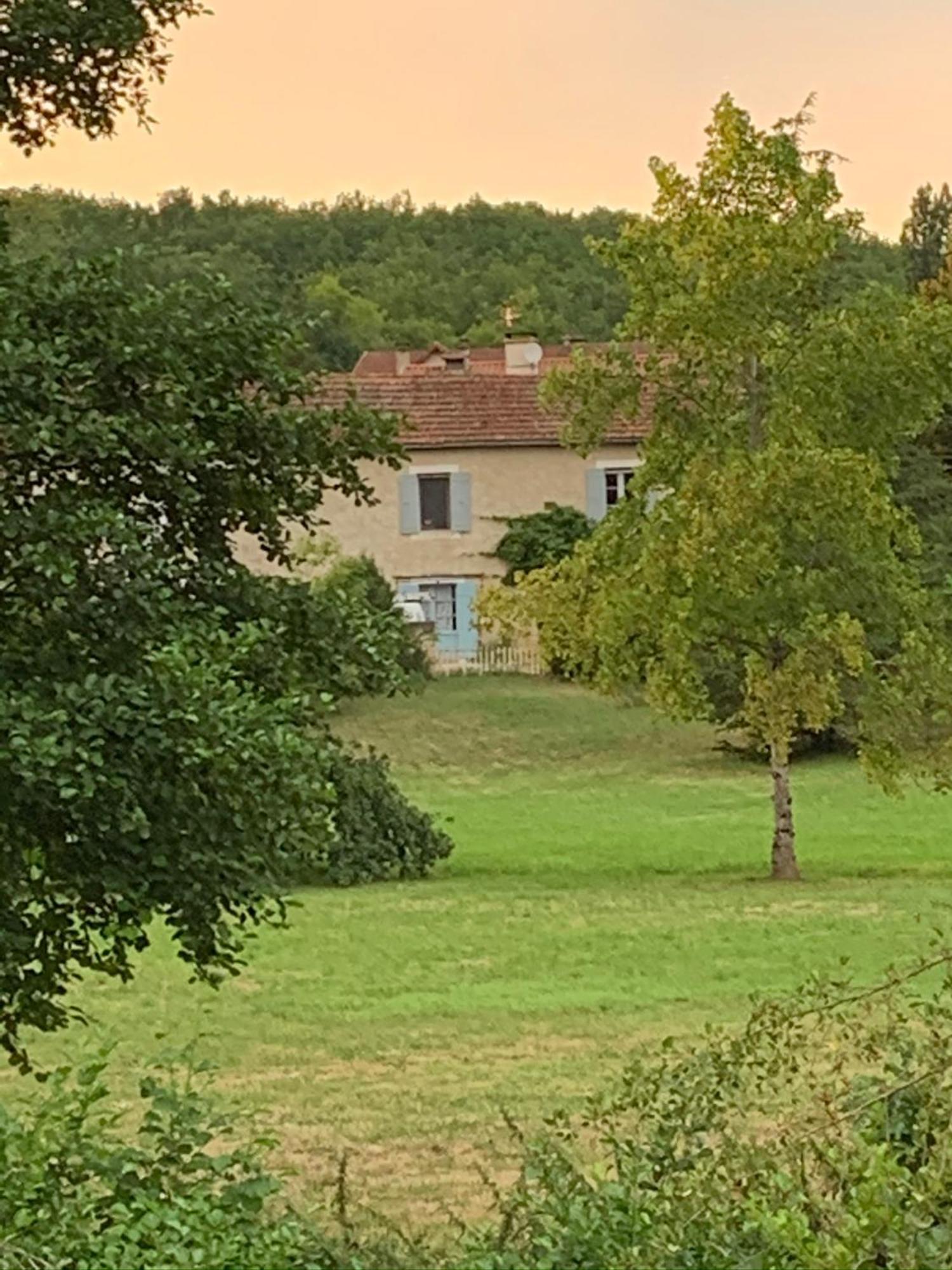 Saint-Martial-d'Albarede La Grange, 10 Rue Du Lavoir מראה חיצוני תמונה